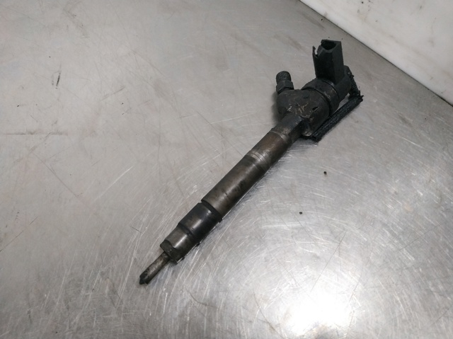 Wtryskiwacz paliwa A6110700887 MERCEDES