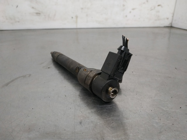 Wtryskiwacz paliwa A6130700187 MERCEDES
