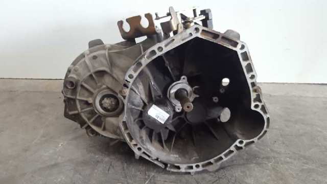 Mechaniczna skrzynia biegów w komplecie A6382601900 MERCEDES
