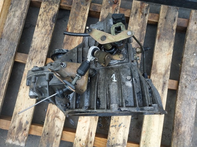 Mechaniczna skrzynia biegów w komplecie A6382601900 MERCEDES