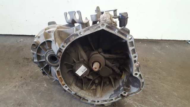 Mechaniczna skrzynia biegów w komplecie A6382601900 MERCEDES