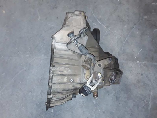 Mechaniczna skrzynia biegów w komplecie A6382602300 MERCEDES