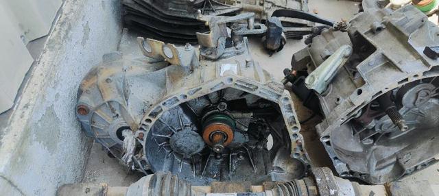 Mechaniczna skrzynia biegów w komplecie A6382602300 MERCEDES