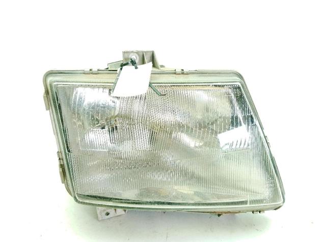 Reflektor prawy A6388200161 MERCEDES