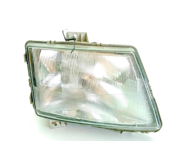 Reflektor prawy A6388200161 MERCEDES
