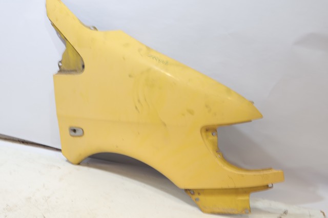 Błotnik przedni prawy A6388801506 MERCEDES