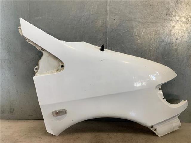 Błotnik przedni prawy A6388801506 MERCEDES