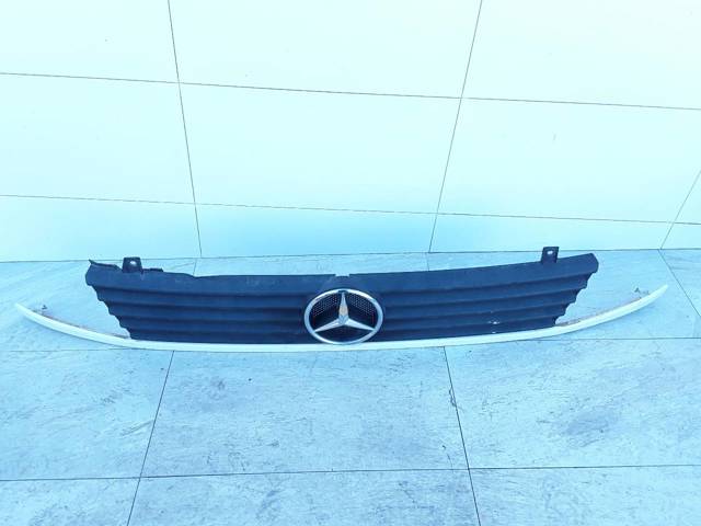 Atrapa chłodnicy A6388880415 MERCEDES