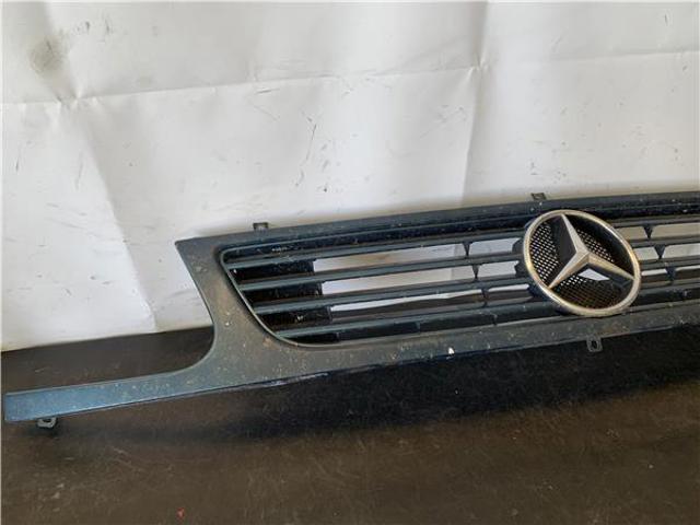 Atrapa chłodnicy A6388880515 Mercedes