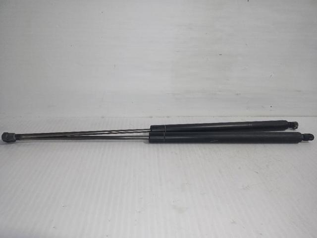 Amortyzator klapy bagażnika (3/5 drzwi-tylnych) A6389800364 MERCEDES