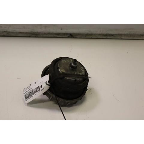 Poduszka (podpora) silnika przednia A6392410413 MERCEDES