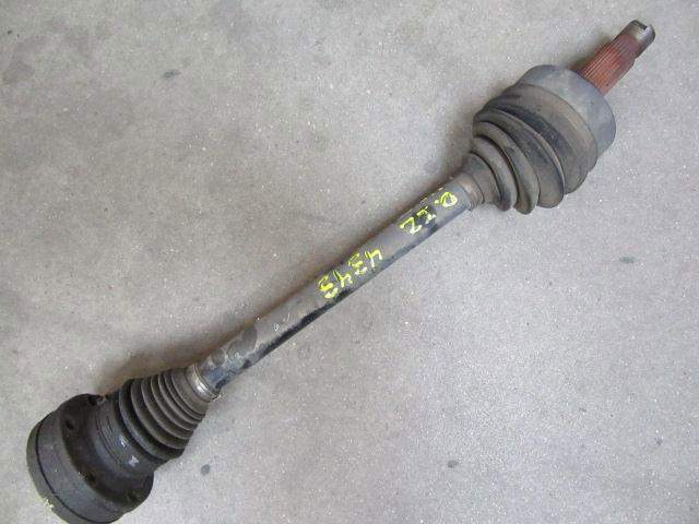 Półoś napędowa przednia A6393300701 MERCEDES