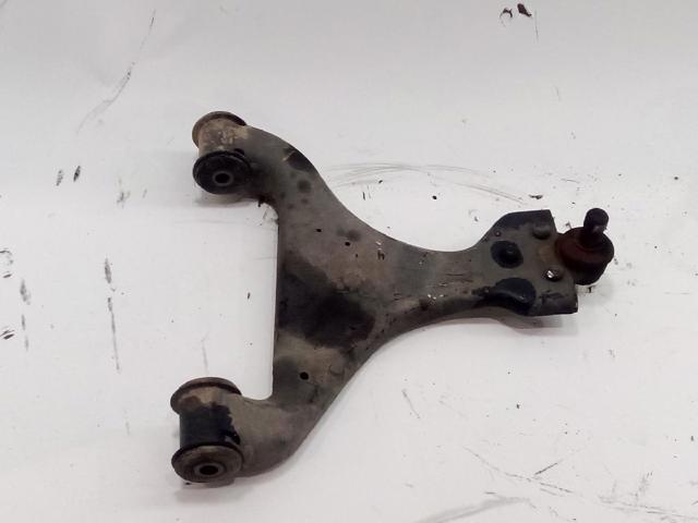 Wahacz zawieszenia przedniego dolny lewy A6393300810 MERCEDES