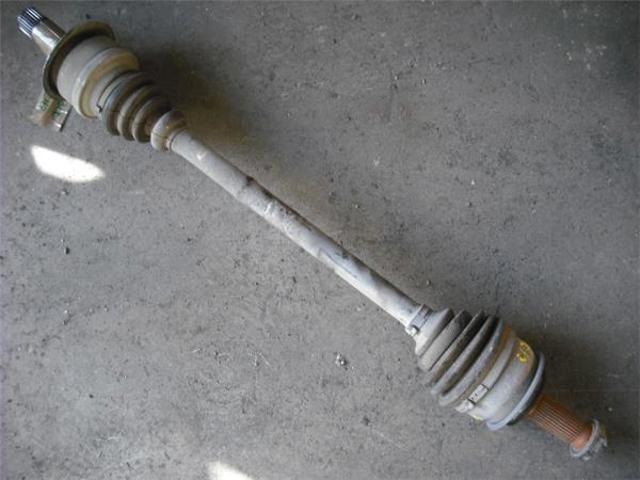 Półoś tylna A6393500710 MERCEDES
