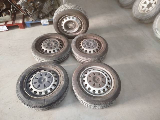 Kołpak do obręczy koła A6394010825 MERCEDES