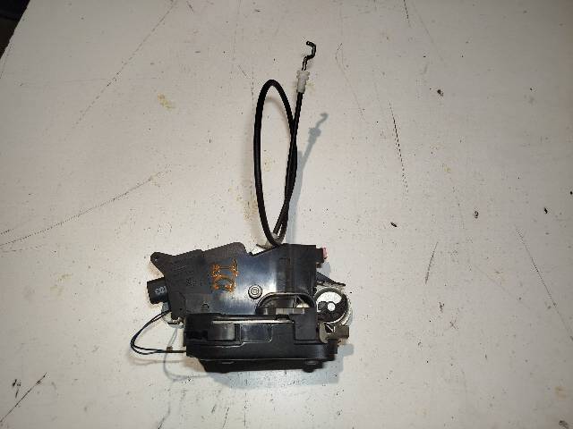 Zamek drzwi przednich lewych A6397201635 MERCEDES