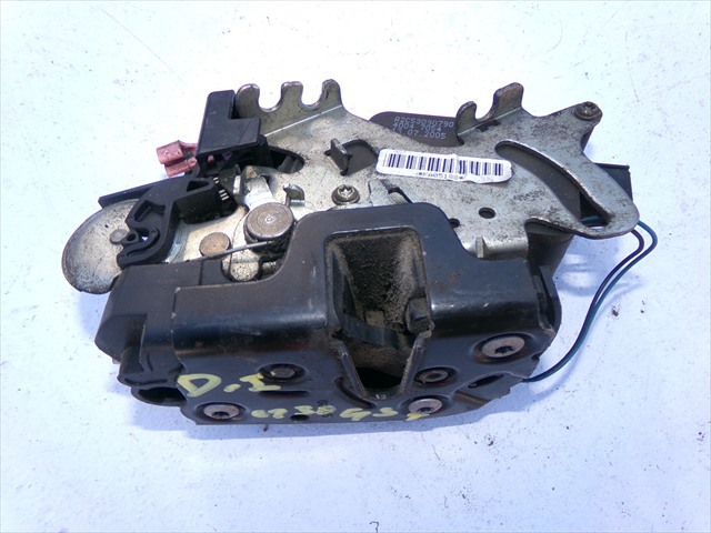 Zamek drzwi przednich lewych A6397201635 MERCEDES