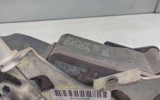 Zamek drzwi przednich lewych A6397202435 MERCEDES