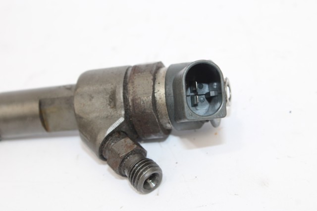 Wtryskiwacz paliwa A6400700787 MERCEDES