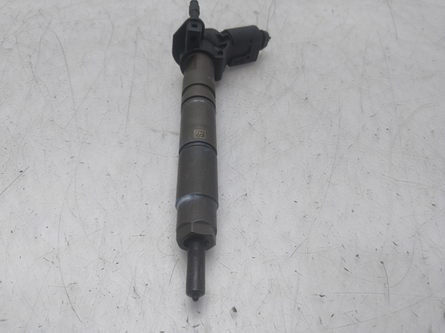 Wtryskiwacz paliwa A6420700587 MERCEDES