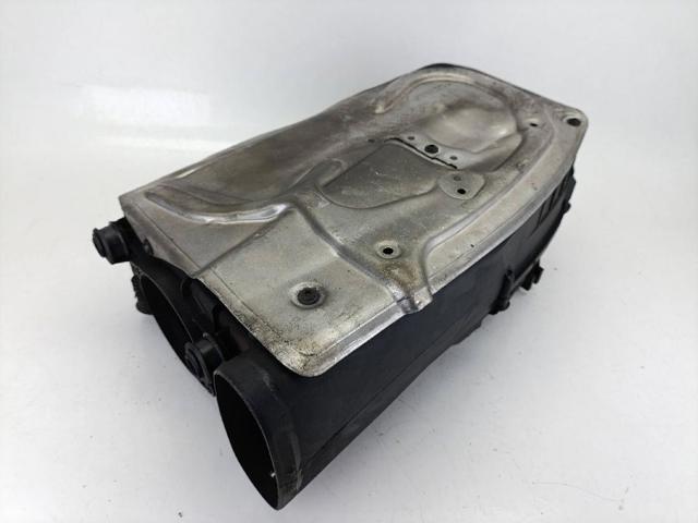 Obudowa filtra powietrza A6510901101 MERCEDES