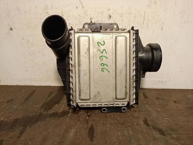 Chłodnica intercoolera A6510901800 MERCEDES