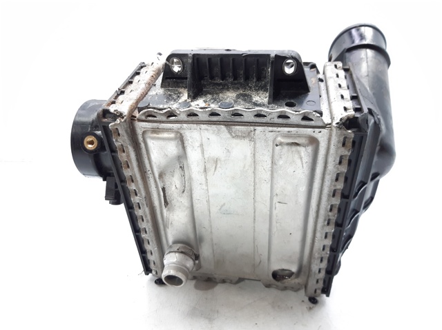 Chłodnica intercoolera A6510901800 MERCEDES