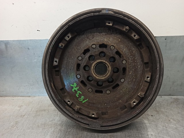 Koło zamachowe silnika A6680300305 MERCEDES