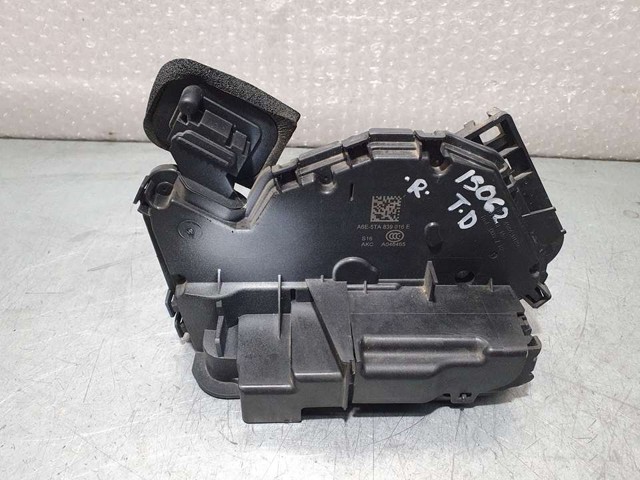 Zamek drzwi tylnych prawych A6E5TA839016E VAG