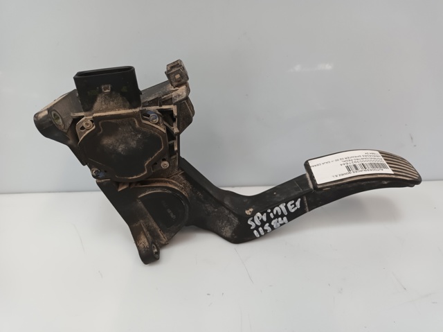 Pedał przyspieszenia (gazu) A9013000404 MERCEDES