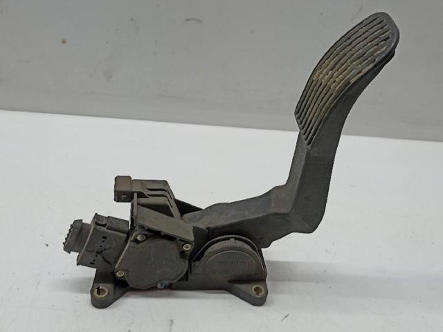 Pedał przyspieszenia (gazu) A9013000404 MERCEDES
