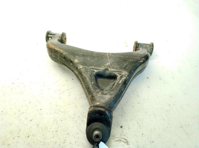 Wahacz zawieszenia przedniego dolny lewy A9013302407 MERCEDES