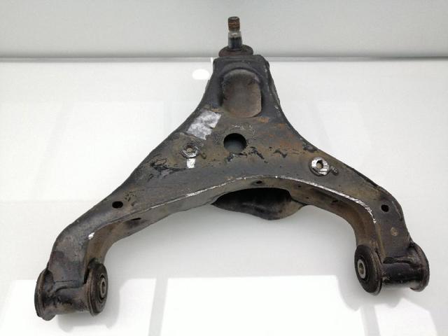 Wahacz zawieszenia przedniego dolny lewy A9063304007 MERCEDES