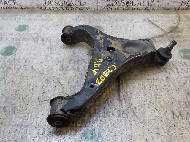 Wahacz zawieszenia przedniego dolny prawy A9063304107 MERCEDES