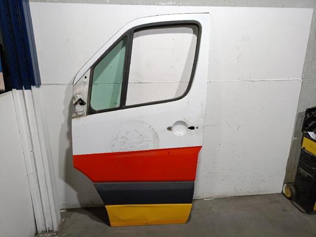 Drzwi przednie lewe A9067200005 MERCEDES