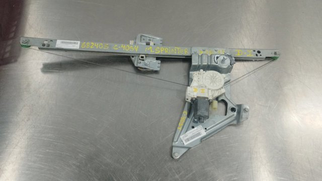 Mechanizm podnoszenia szyby drzwi przednich lewych A9067200046 MERCEDES