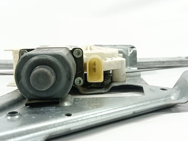 Mechanizm podnoszenia szyby drzwi przednich lewych A9067200046 MERCEDES
