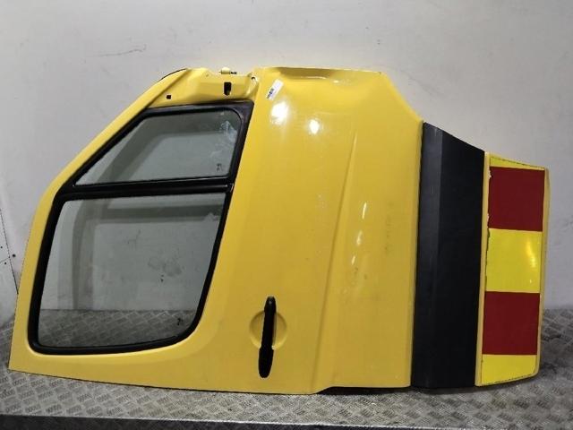 Drzwi przednie prawe A9067200105 MERCEDES