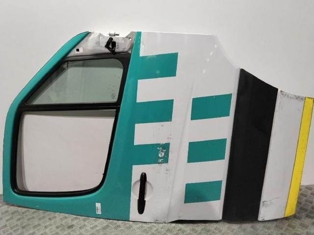 Drzwi przednie prawe A9067200105 MERCEDES