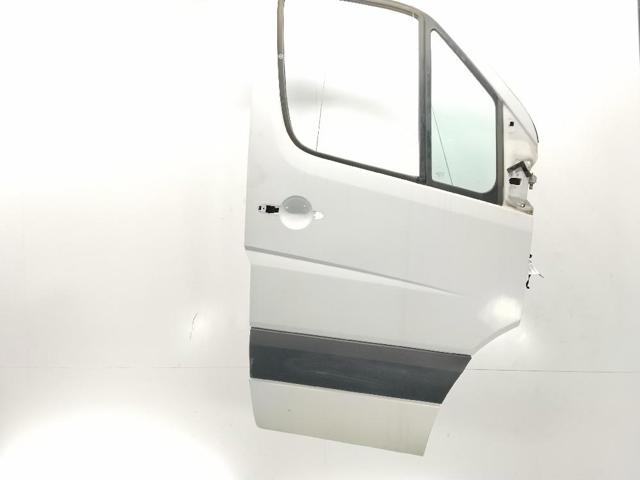 Drzwi przednie prawe A906720010528 MERCEDES