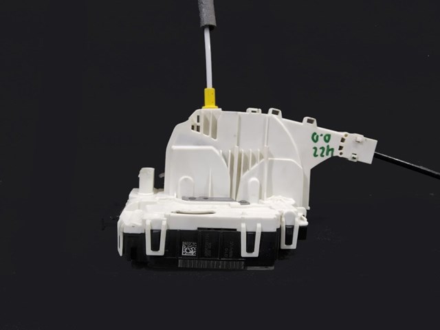 Zamek drzwi przednich prawych A9067201735 MERCEDES