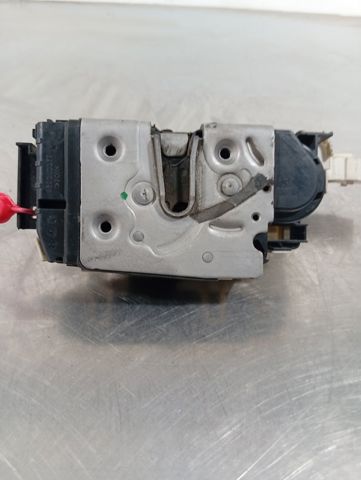Zamek drzwi przednich lewych A9067202135 MERCEDES