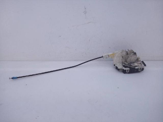 Zamek drzwi przednich lewych A9067202135 VAG