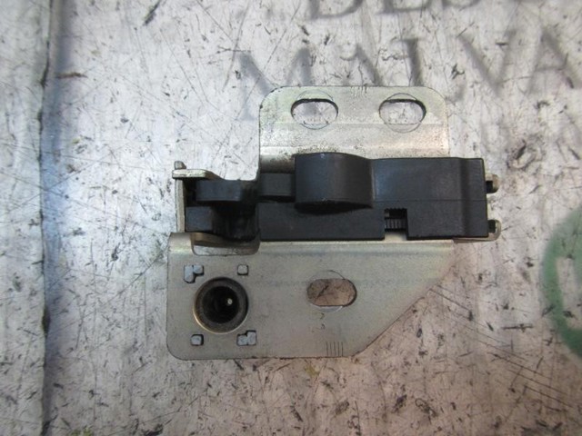 Zamek drzwi tylnych lewych skrzydłowych górny A9067401135 MERCEDES