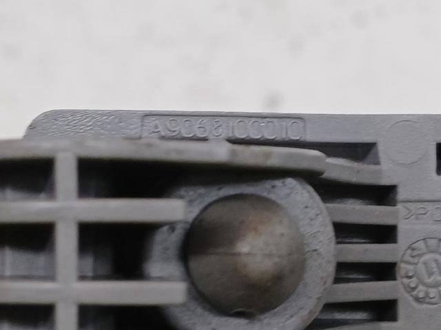 Osłona przeciwsłoneczna A9068100010 MERCEDES
