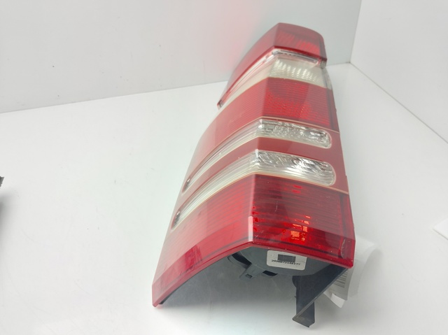 Lampa zespolona tylna lewa A9068200164 MERCEDES