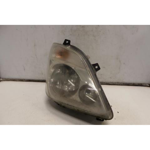 Reflektor prawy A9068200261 MERCEDES