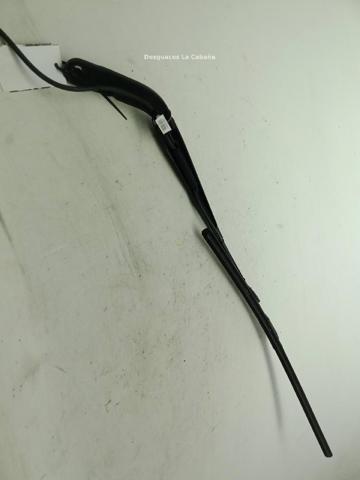 Ramię wycieraczki szyby przedniej A9068200644 MERCEDES