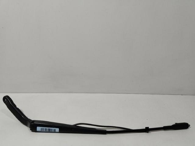 Ramię wycieraczki szyby przedniej A9068200644 MERCEDES