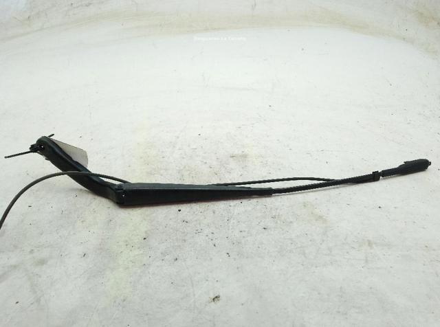 Ramię wycieraczki szyby przedniej A9068200644 MERCEDES